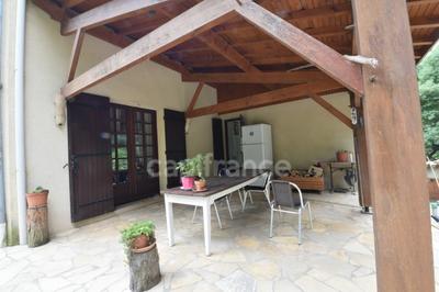 Maison - 235 m² - 8 pièces