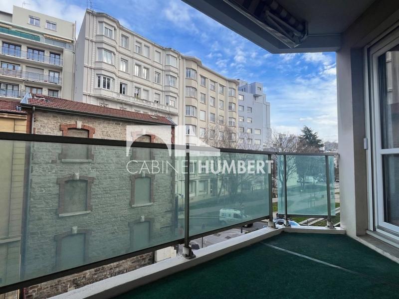 Appartement - 90 m² - 4 pièces