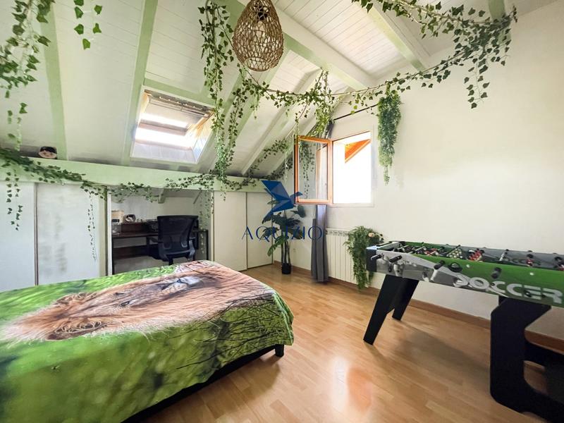 Maison - 230 m² - 7 pièces