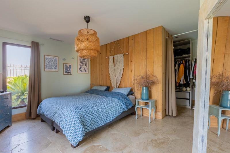 Demeure - 231 m² - 5 pièces