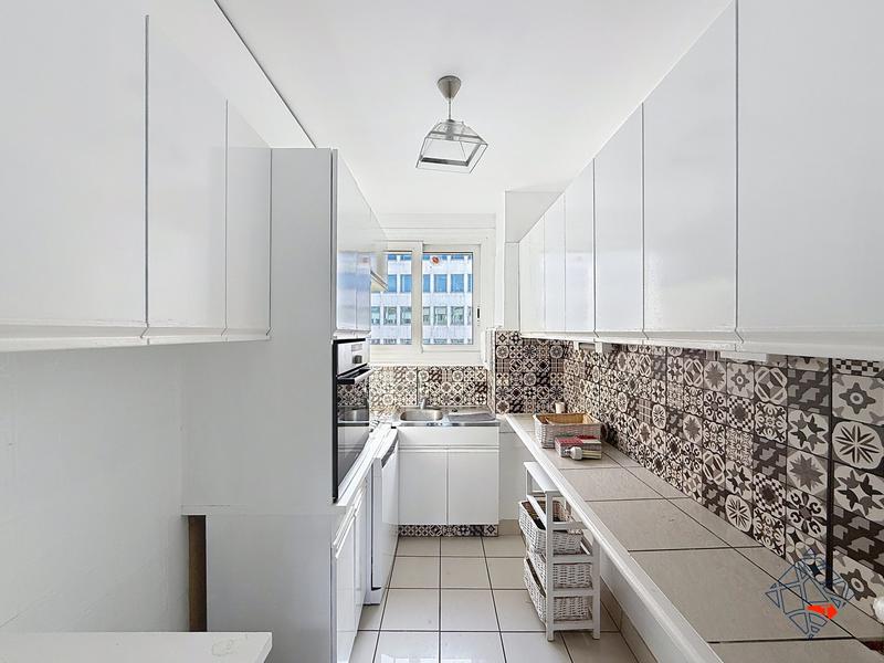 Appartement - 93 m² - 6 pièces