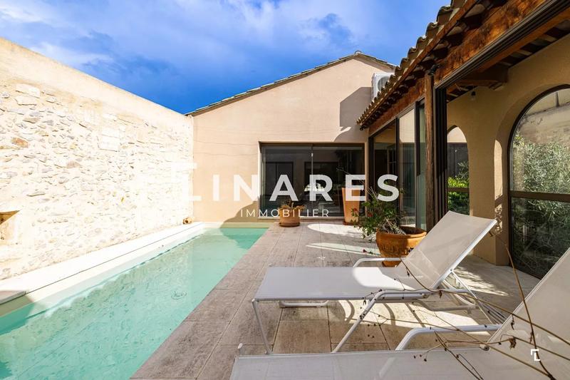 Maison - 210 m² - 5 pièces