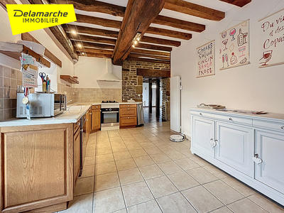 Maison - 185 m² - 10 pièces