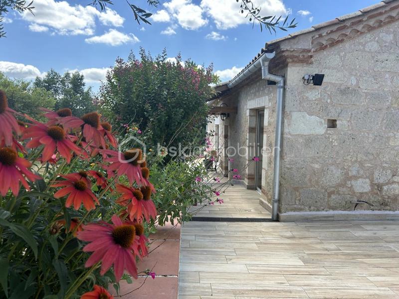 Propriété - 396 m² - 10 pièces