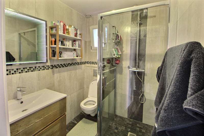 Maison - 80 m² - 5 pièces