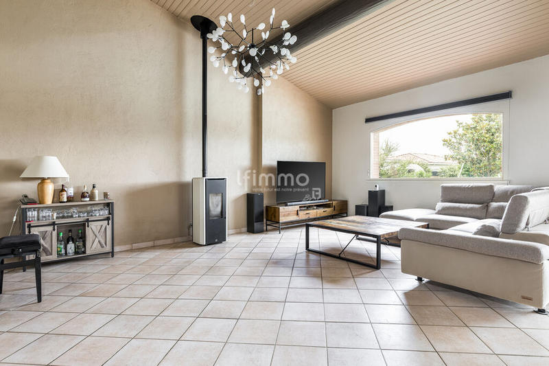 Villa - 200 m² - 6 pièces