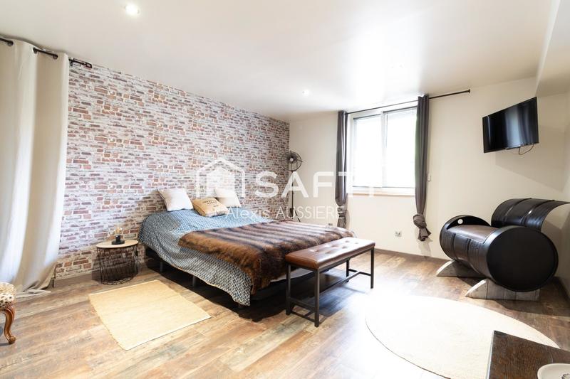 Maison - 384 m² - 12 pièces