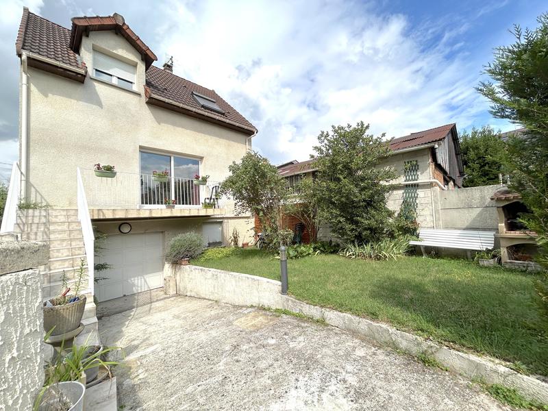 Maison - 85 m² - 5 pièces
