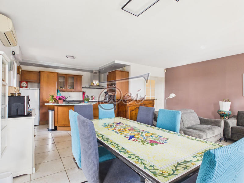 Appartement - 111 m² - 4 pièces