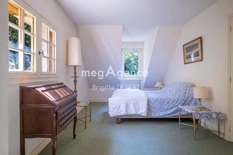 Maison - 307 m² - 13 pièces