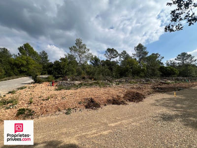 Terrain constructible - 1 330 m²