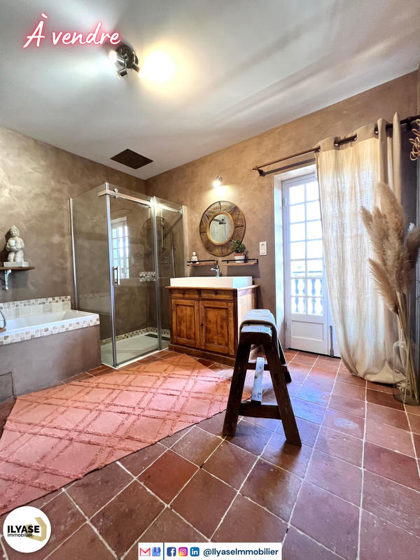 Maison - 356 m² - 11 pièces