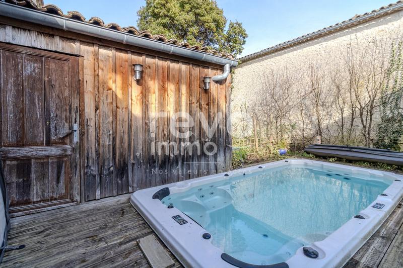 Maison de village - 183 m² - 9 pièces