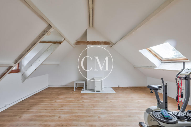 Maison - 288 m² - 8 pièces