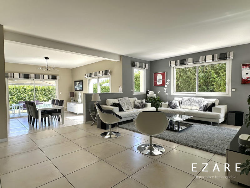 Maison - 180 m² - 8 pièces