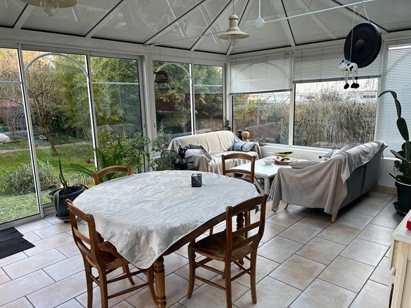 Maison - 220 m² - 8 pièces