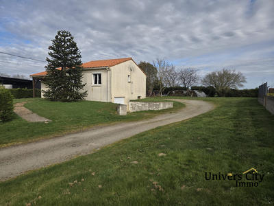 Maison - 91 m² - 5 pièces