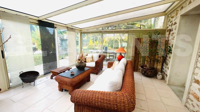 Demeure - 261 m² - 8 pièces