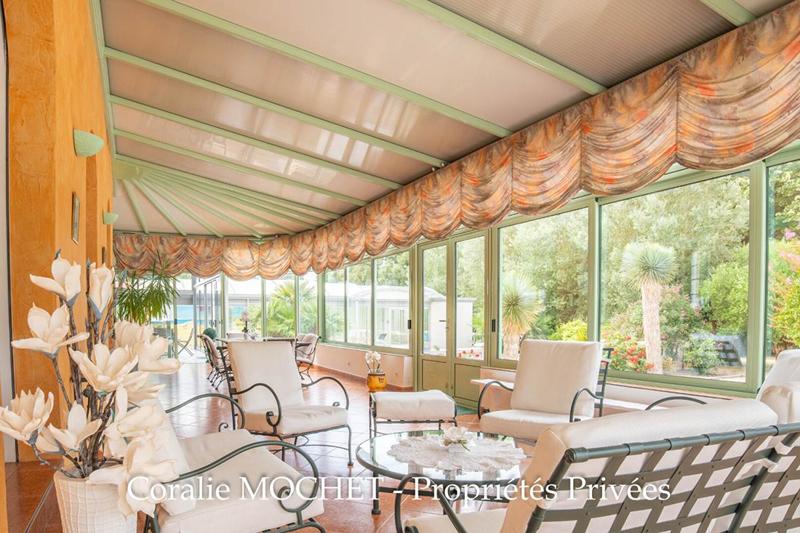 Demeure - 454 m² - 20 pièces