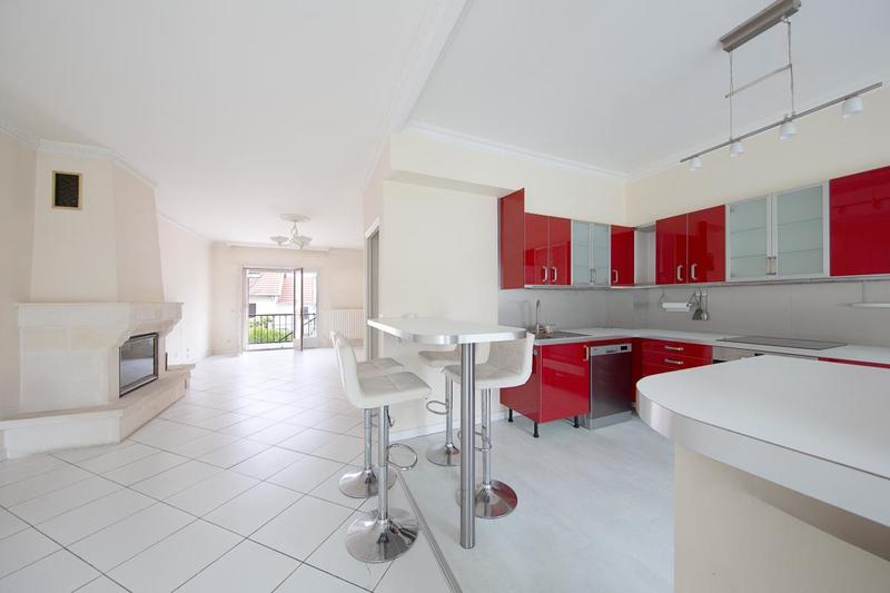 Maison - 180 m² - 7 pièces