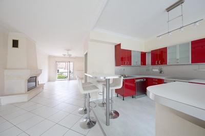 Maison - 180 m² - 7 pièces