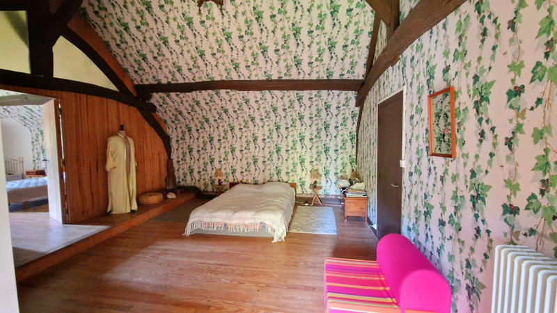 Maison - 237 m² - 8 pièces