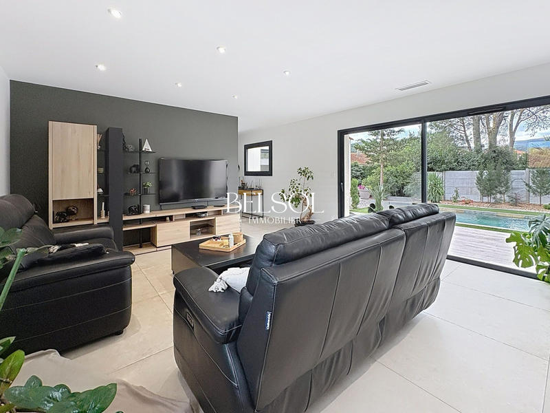 Maison contemporaine - 186 m² - 6 pièces