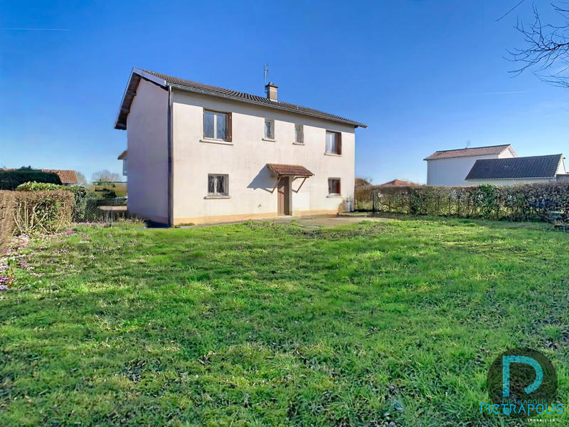 Maison - 97 m² - 5 pièces