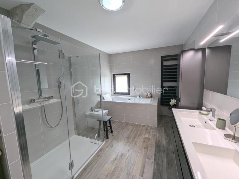 Maison ancienne - 213 m² - 7 pièces