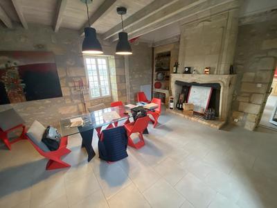 Demeure - 230 m² - 6 pièces