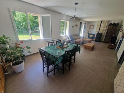 Maison - 104 m² - 6 pièces