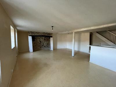 Maison en pierre - 103 m² - 4 pièces