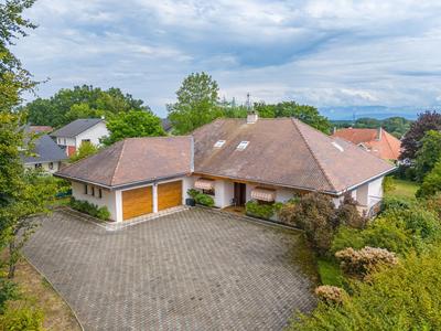 Maison - 304 m² - 9 pièces