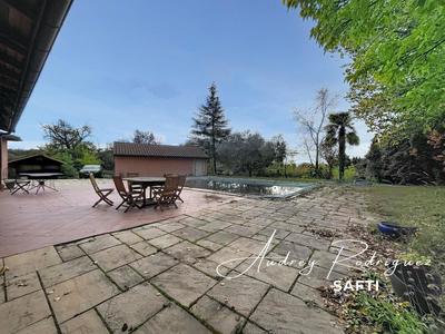 Maison - 224 m² - 10 pièces