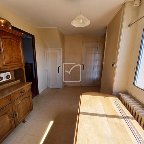 Maison - 95 m² - 8 pièces