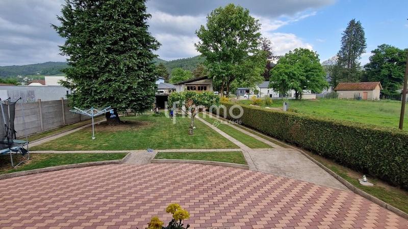 Maison - 210 m² - 6 pièces