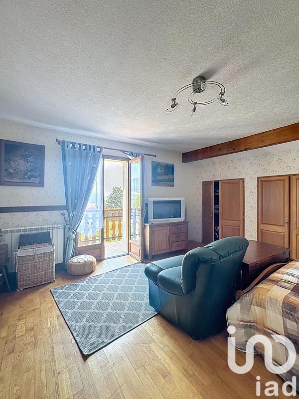 Maison - 211 m² - 6 pièces