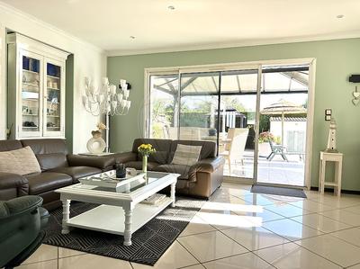 Villa - 216 m² - 8 pièces