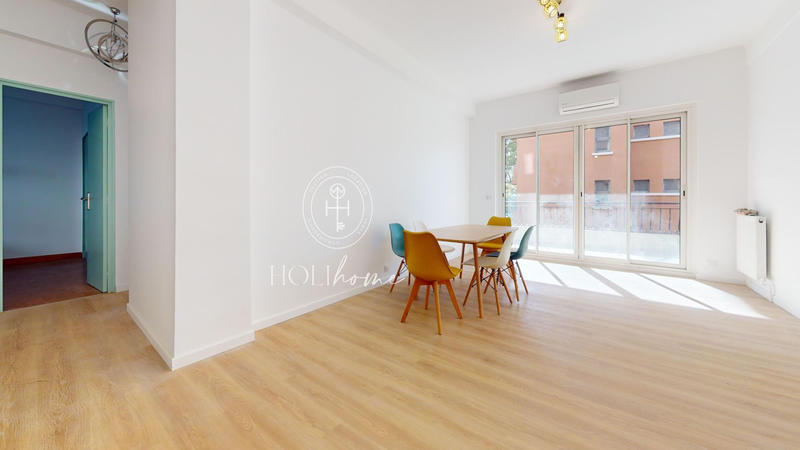 Appartement - 90 m² - 4 pièces