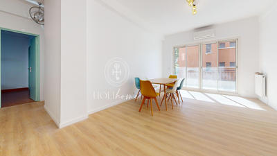 Appartement - 90 m² - 4 pièces