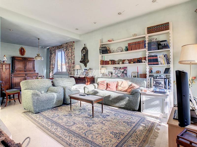 Maison - 200 m² - 7 pièces