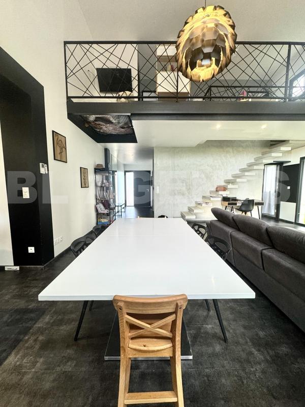 Propriété - 137 m² - 5 pièces