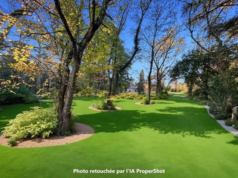 Maison - 240 m² - 6 pièces