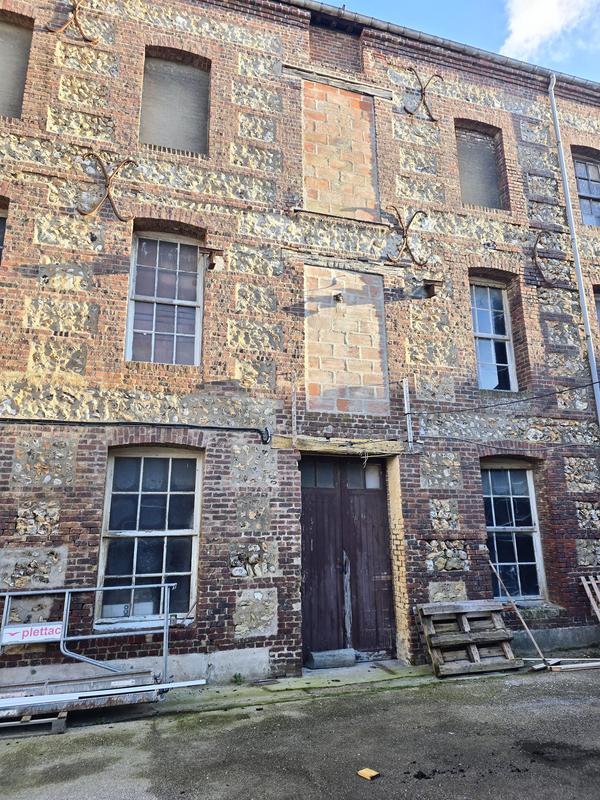 Maison - 170 m² - 1 pièce