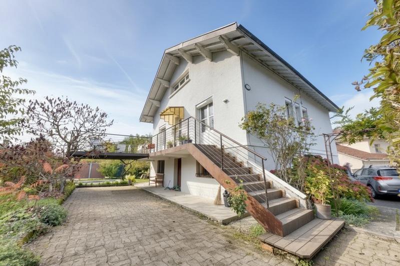 Villa - 210 m² - 8 pièces