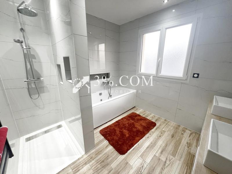 Maison - 121 m² - 5 pièces