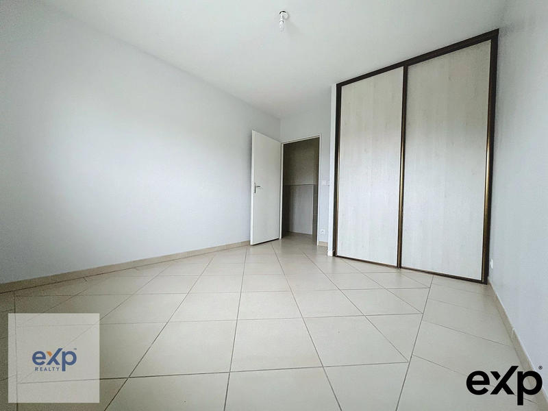 Maison - 235 m² - 10 pièces