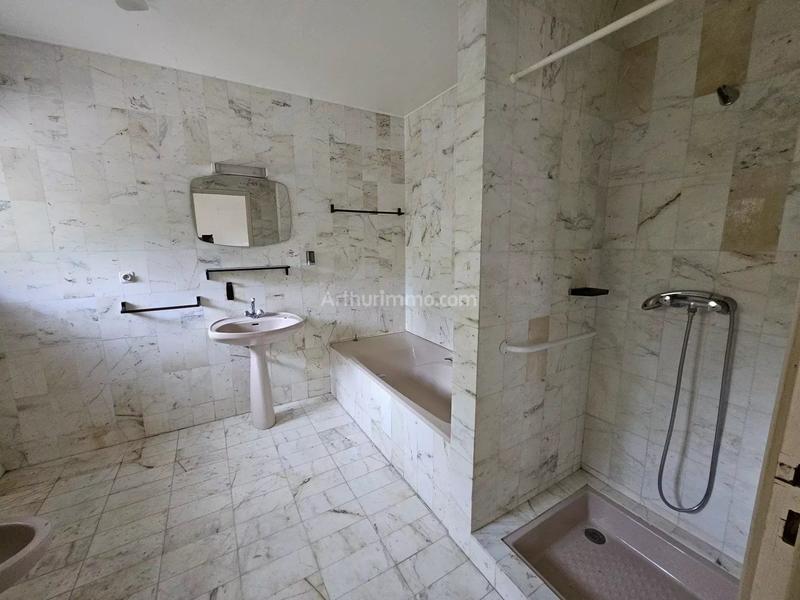 Maison - 200 m² - 7 pièces