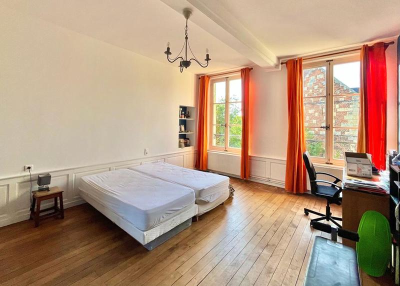 Propriété - 288 m² - 10 pièces