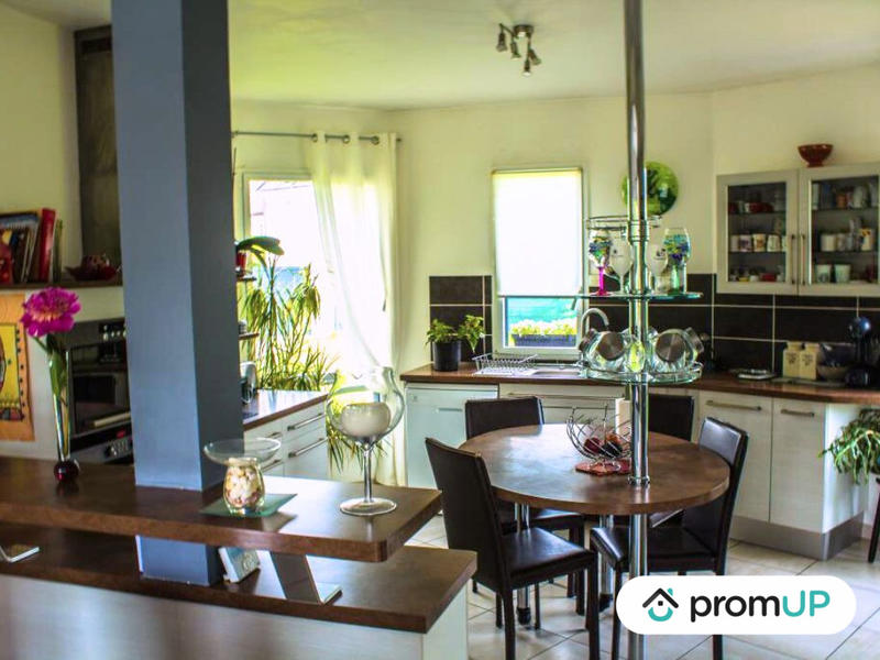 Maison - 212 m² - 7 pièces